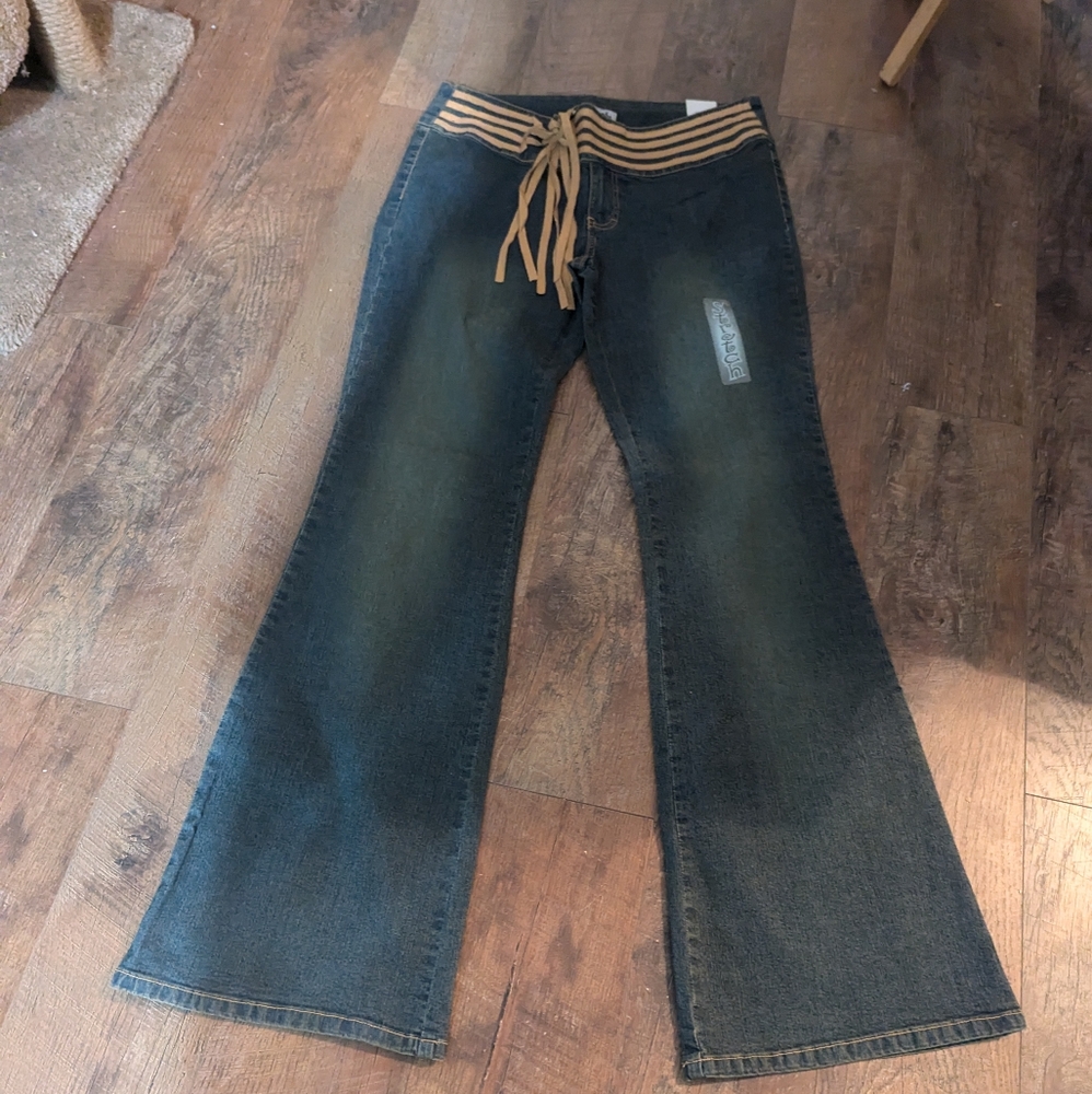 NWT Gasoline Stretch Flared Leg Jeans. Cute front fringe detail Size 11. Vintage